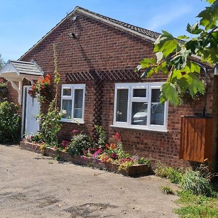 Sherwood Bungalow 3 Bedroom Entire Property Boston Esterno foto